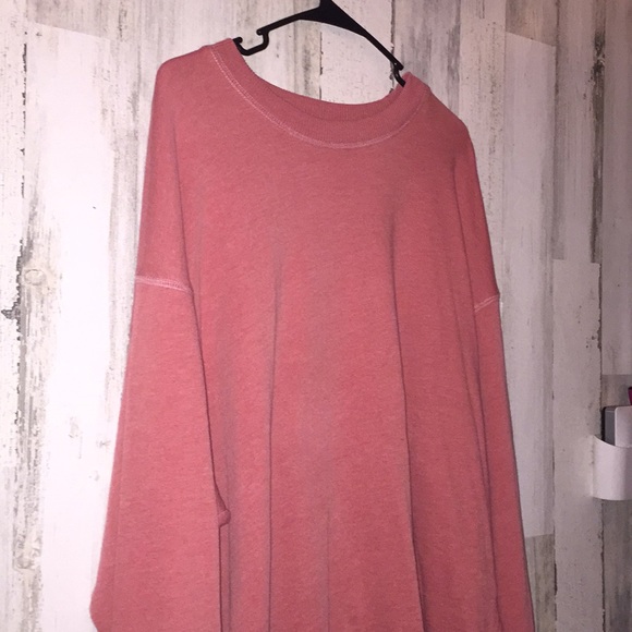 American Eagle Peach colored oversized top - Picture 3 of 6